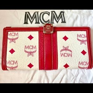 On SALE❗️❗️Mcm long wallet
